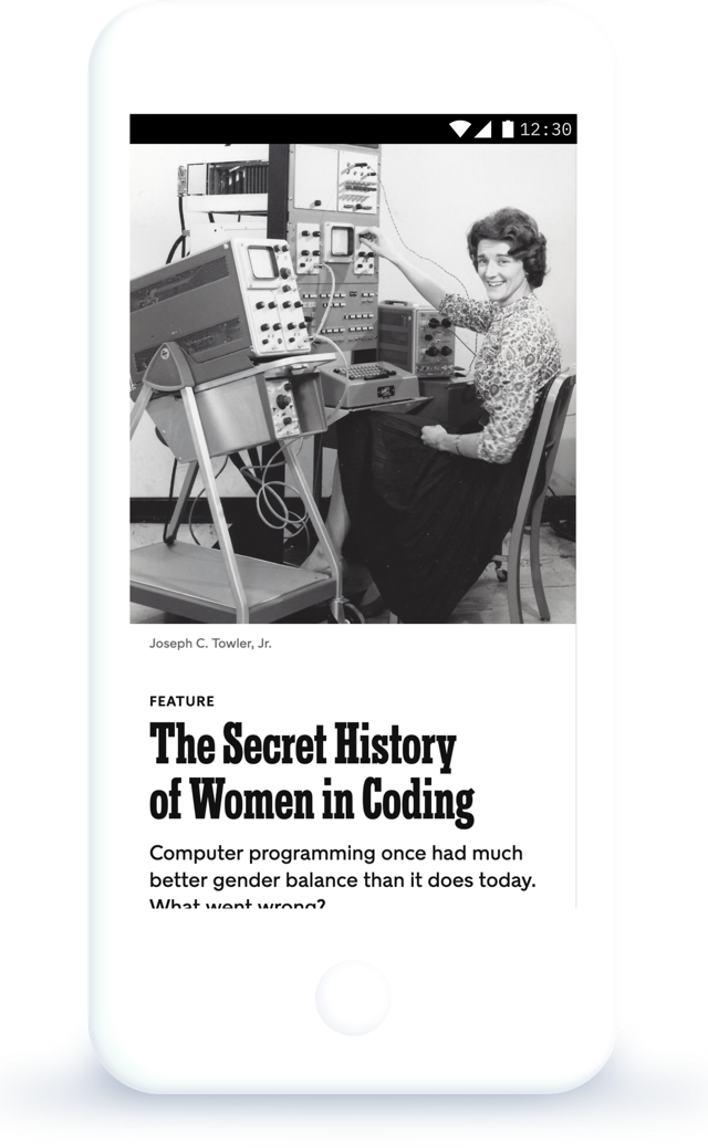 Mujer programando